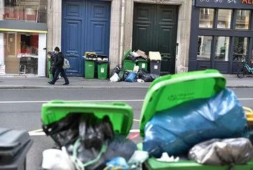 Fransa’da çöpten sonra pompa krizi!