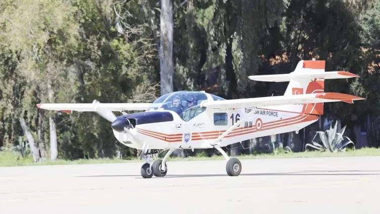 MSB: 5 Süper Mushshak uçağı 2. Ana Jet Üs Komutanlığı envanterine katıldı