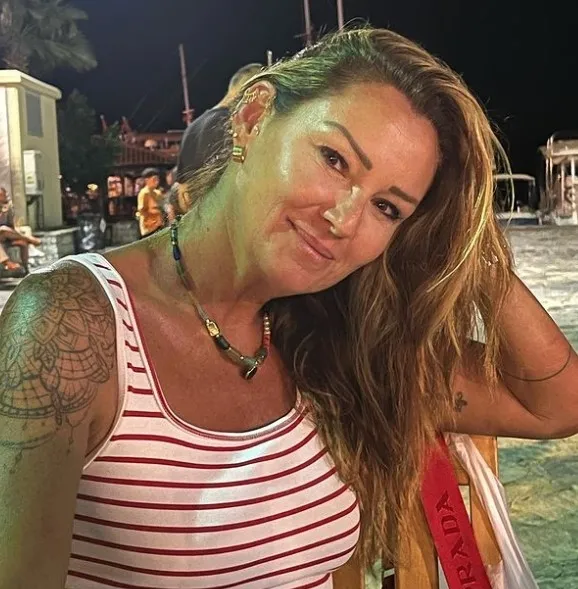 Tuğba Ekinci “Bu ülkeye daha iyisi gelmeyecek” deyip leopar desenli mini bikinisiyle paylaştı! Tepki yağdı: “Çıplaklık, basitlik...” - 18