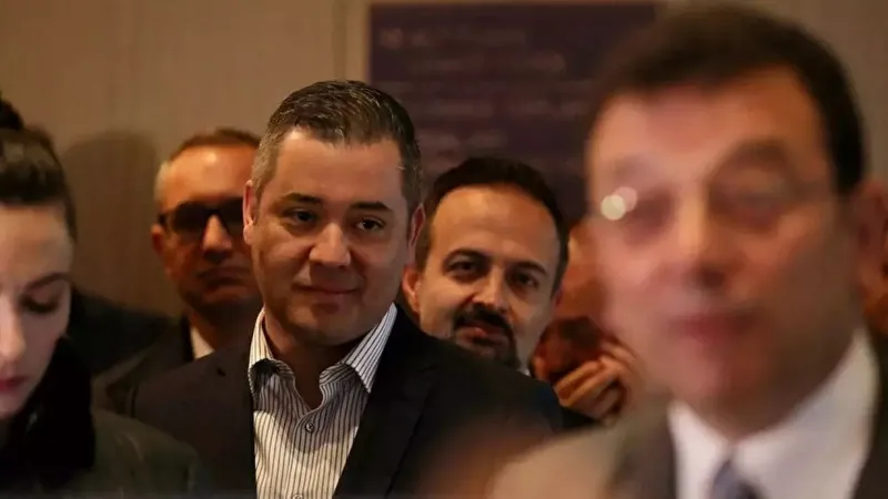 naylon-fatura-naylon-beyan-murat-ongunun-kasasi-vedat-sahin-sov-yapayim-derken-kendini-patlatti-4-kez-ifade-ve-1775073206174.jpeg Naylon fatura "naylon" beyan! Murat Ongun'un kasası Vedat Şahin "şov yapayım" derken kendini patlattı: 4 kez ifade verdi 4'ü de boş çıktı-2