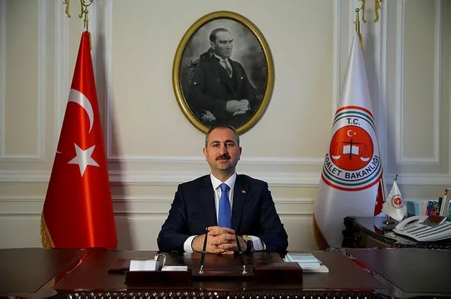 Yeni sistemin ilk Adalet Bakanı Abdulhamit Gül kimdir?