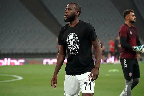 Beşiktaş Başkanı Ahmet Nur Çebi'den önemli açıklamalar: 'Yönetim istifa' tezahüratına yanıt verdi-3