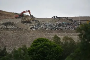 CHP'li İzmir Büyükşehir Belediyesi'nden felakete davetiye! Mahkeme kararına rağmen Harmandalı'na çöp dökmeye devam!