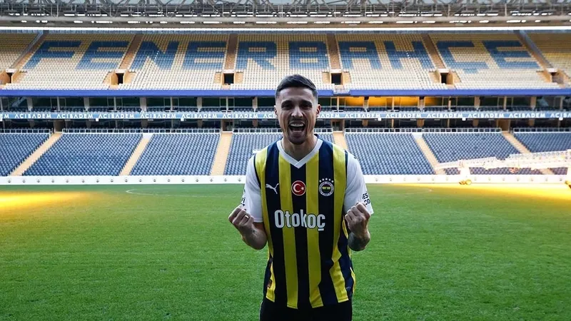 fenerbahceye-transfer-mujdesi-talibi-cikti-ayrilik-cok-yakin-1724529773569.jpeg