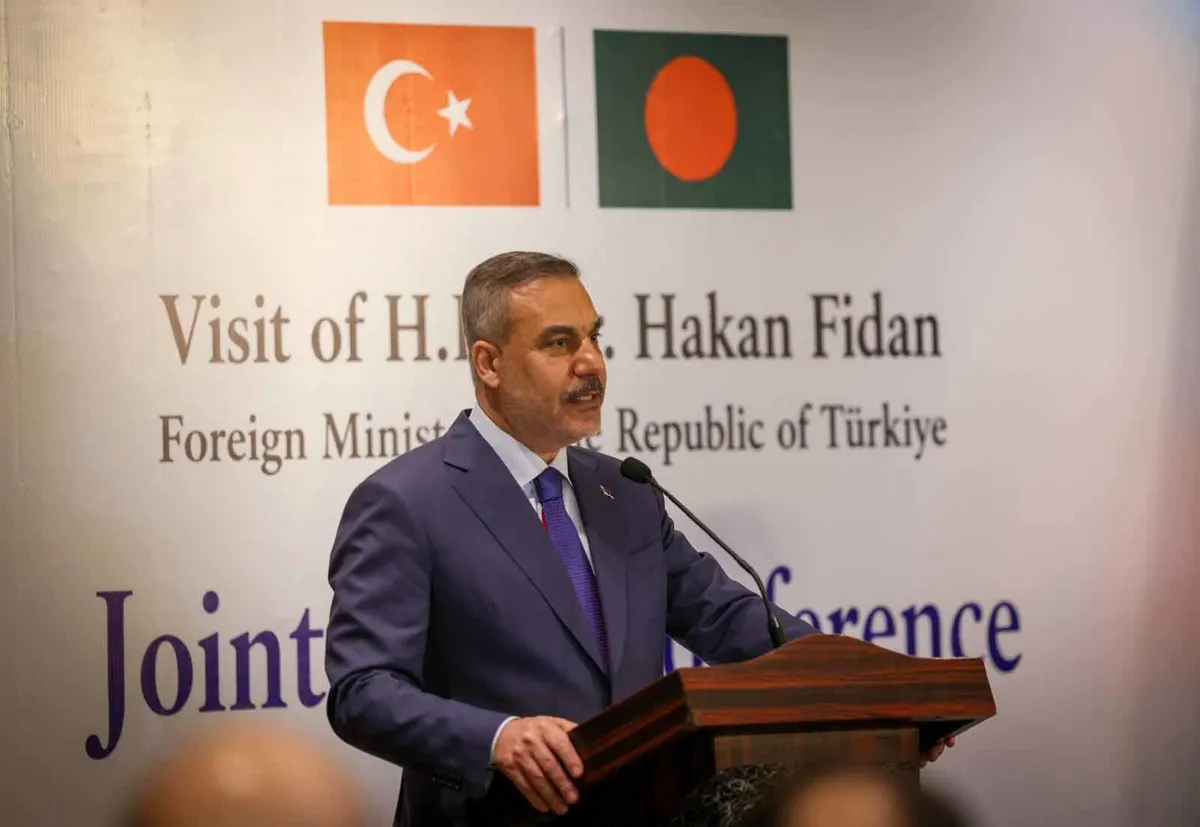 bakan-fidandan-dakkada-diplomasi-trafigi-turkiye-ile-banglades-arasinda-kulturel-is-birligi-gucleniyor-1780655745432.jpg Bakan Fidan’dan Dakka’da diplomasi trafiği: Türkiye ile Bangladeş arasında kültürel iş birliği güçleniyor-4