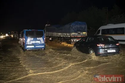 Ankara’daki sağanak yağış hayatı felç etti! Otobüsler ve insanlar mahsur kaldı! Mansur Yavaş’a tepki yağdı