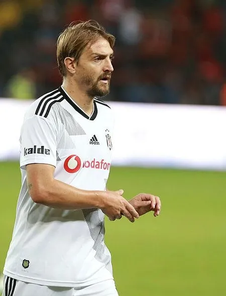 Caner Erkin Fenerbahçe taraftarını ikiye böldü-2
