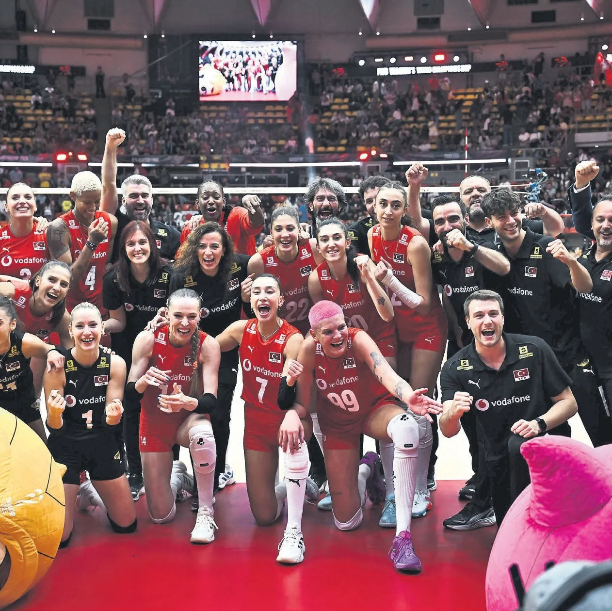 Dünyalar bizim oldu