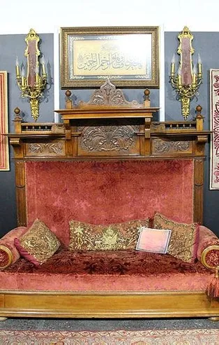 2. Abdülhamit Han'a ait taht görücüye çıktı! Bakın kaç TL değerinde...