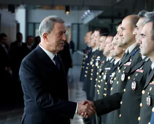 Son dakika: Milli Savunma Bakanı Akardan NATOda terörle mücadele mesajı