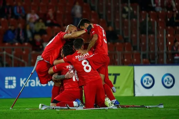 ampute-futbol-milli-takimimiz-avrupa-sampiyonu-oldu-turkiye-6-0-ispanya-mac-sonucu-1632079485455.jpeg Ampute Futbol Milli Takımımız Avrupa Şampiyonu oldu! Türkiye 6-0 İspanya | MAÇ SONUCU-2