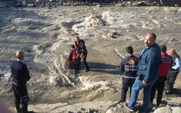 Bingöl'de dereye düşen iki genç kız hayatını kaybetti! Ölüme böyle gittiler-2