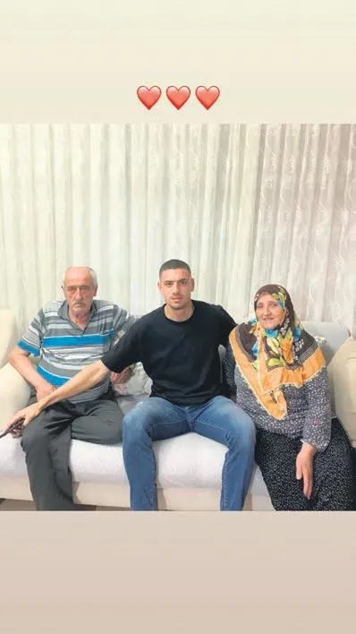 Merih Demiral Karamürsel’de büyük ilgi gördü