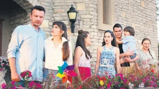 deniz-kizi-neslihan-neslihan-atagulun-bu-karesine-deniz-kizi-yorumlari-yagdi-1685994884999.jpeg Deniz kızı Neslihan! Güzel oyuncu Neslihan Atagül’ün bu karesine “Deniz kızı” yorumları yağdı...-7