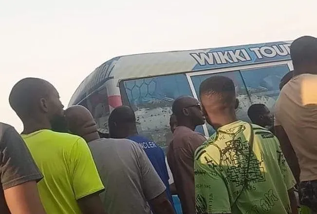 Bir takımı rehin aldılar! İşte nedeni