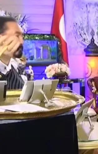 Adnan Oktar davasında ilginç savunma! Neden kaşık oyunu oynadığını açıkladı!