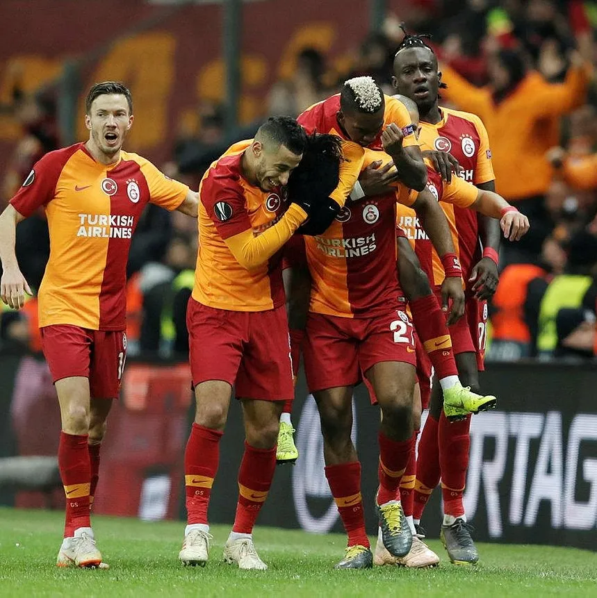 Galatasaray’ın eski yıldızı geri dönüyor!