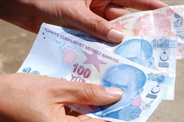 Kardeşini bayramda 7 bin lira için öldürdü