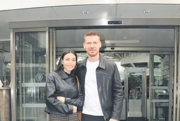 Serdar Aziz ailesiyle görüntülendi! İstinye’de yeni yıl alışverişi