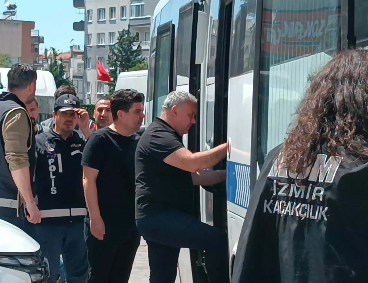 CHP’nin Buca’da kurduğu yolsuzluk ve mafya düzenini tanıklar ifşa etti! Rüşveti haberi yapanı İlçe Başkanı Çağday Kaya tehdit ediyordu