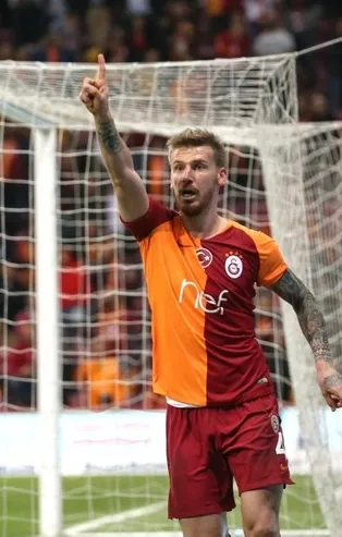 Serdar Aziz Fenerbahçe'de!