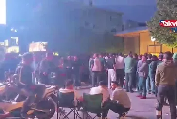 Bir telefon için geceden beri sıradalar!