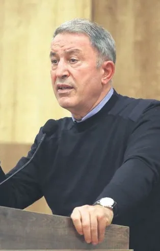 Milli Savunma Bakanı Hulusi Akar'dan darbe girişimcisi Halife Hafter'e net mesaj