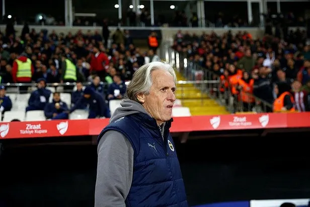 ziraat-turkiye-kupasinin-finalisti-rovansta-belli-olacak-fenerbahce-sivasspor-karsilasmasinda-gol-sesi-cikmadi-1683142843360.jpeg Ziraat Türkiye Kupası'nın finalisti rövanşta belli olacak! Fenerbahçe-Sivasspor karşılaşmasında gol sesi çıkmadı-10