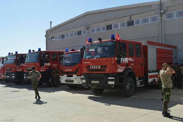 Azerbaycan'dan 220 itfaiye eri daha yangın bölgelerine geldi: "Biz kardeş Türkiye'mizin yanındayız"-4