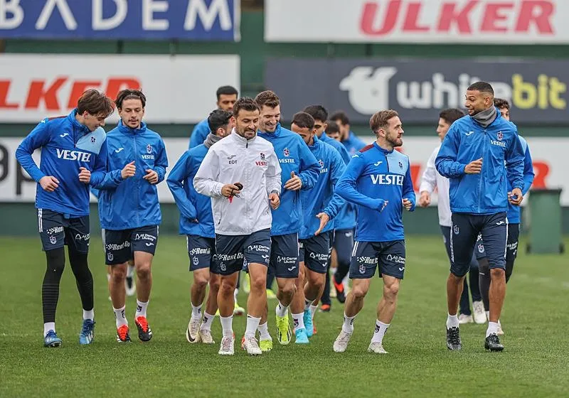 Spor yazarları Trabzonspor ile Fenerbahçe arasında oynanacak dev derbiyi değerlendirdi! Zirvede dengeler değişebilir-3