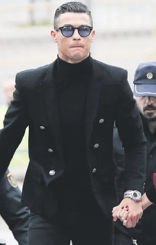 Cristiano Ronaldo bir ayla yırttı