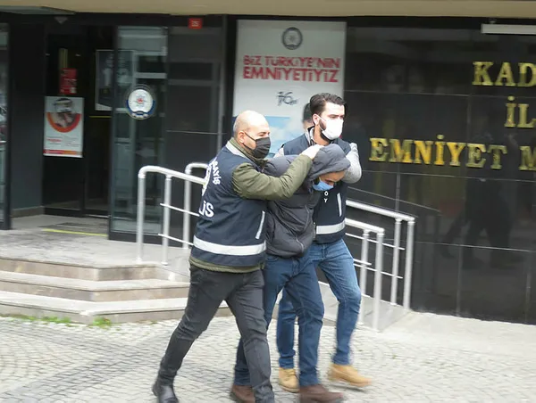 1637842241881.jpg Metroda saldırıya uğrayan anne kızın ifadesi ortaya çıktı: Güvenlik polis çağırmak istemedi-6