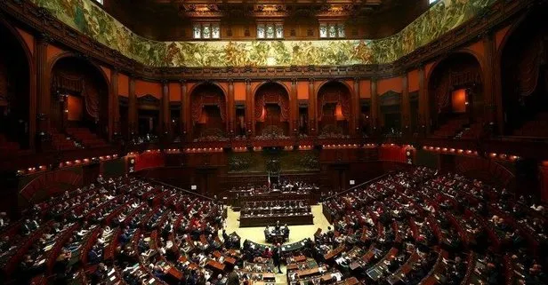 İtalya’yı karıştıran olay: Parlamentoda cinsel ilişki skandalı!