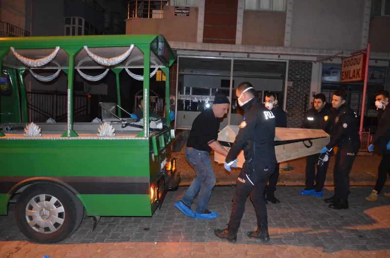 İstanbul'da koku yayılan bazadan kadın cesedi çıktı - 2