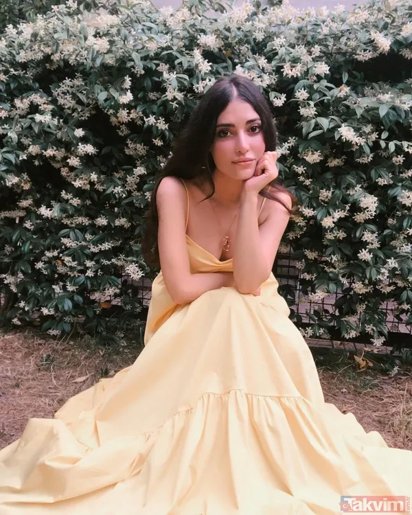 Bir Zamanlar Çukurova’nın Müjgan’ıydı! Melike İpek Yalova dekoltesiyle yakın çekim paylaştı ortalığı yıkıp geçti! Güzelliğiyle büyüledi - 5