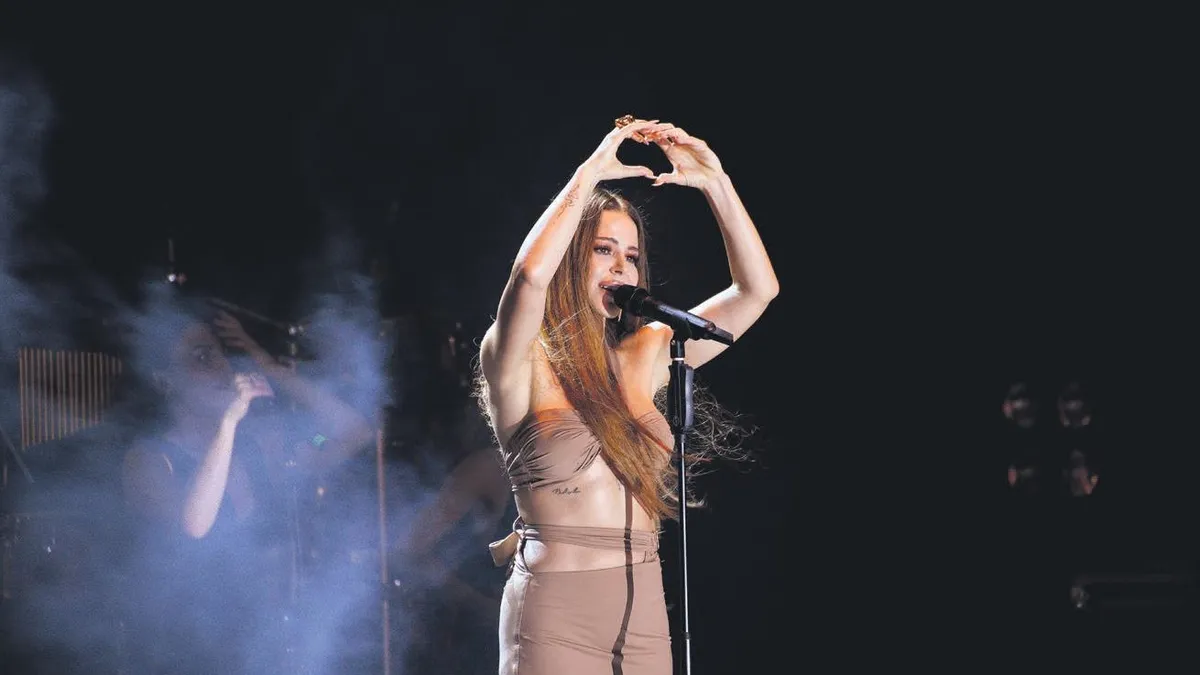 Simge Sağın: "Ülkece bekarız yani"