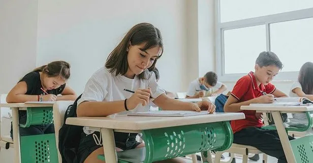 Öğrencileri ilgilendiren ’sınıf mevcudu’ kararı Resmi Gazete’de! Okul öncesi eğitim ve diğer okullarda...