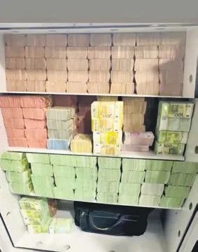 devasa-soygun-30-milyon-dolar-imamoglunun-para-kasalari-soytekin-ve-koksal-iletisim-kurdu-1771029989145.jpeg Bakırköy'de otoparktan çalınan 30 milyon dolar Taç Döviz'e uzandı! EKOSİSTEM'in rüşvet parası mı?-8