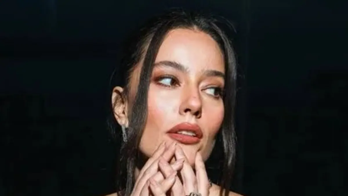 Pelin Akil koluna yapışan keneyi kendi imkanları ile çıkarmaya kalktı hastanelik oldu!