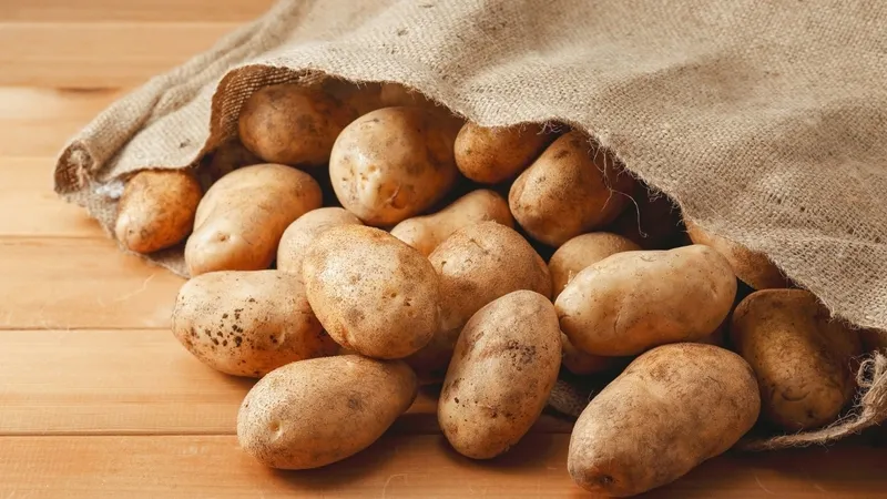 filizlenen-patates-yenir-mi-uzman-isim-sert-olanlar-icin-yontem-verdi-1778957219820.jpg Filizlenen patates yenir mi? Uzman isim sert olanlar için yöntem verdi-3