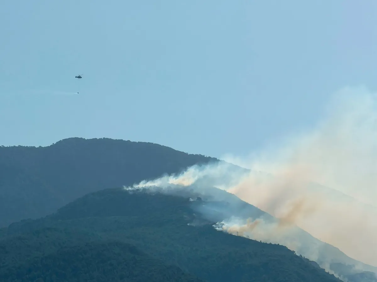 Antalya Kaş'taki orman yangınında son durum: Enerjisi düşürüldü, ekiplerin havadan ve karadan müdahalesi sürüyor-4