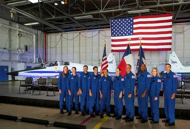 nasa-ay-gorevi-icin-ozel-astronotlari-belirlerdi-turk-vatandasi-deniz-burnham-da-listede-1638909549522.jpeg NASA ay görevi için özel astronotları belirlerdi! Türk vatandaşı Deniz Burnham da listede-2