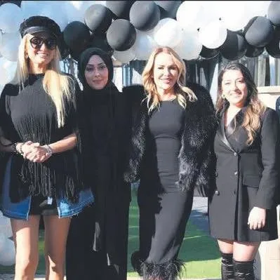 Açılışa ünlü akını