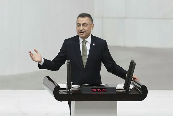 son-dakika-cumhurbaskani-yardimcisi-fuat-oktay-milli-siber-guvenlik-zirvesinde-konusma-yaparken-fenalasti-1608543718410.jpg SON DAKİKA: Cumhurbaşkanı Yardımcısı Fuat Oktay Milli Siber Güvenlik Zirvesi'nde konuşma yaparken fenalaştı-9