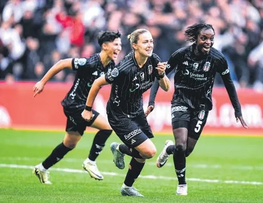 Derbide gülen Kartal