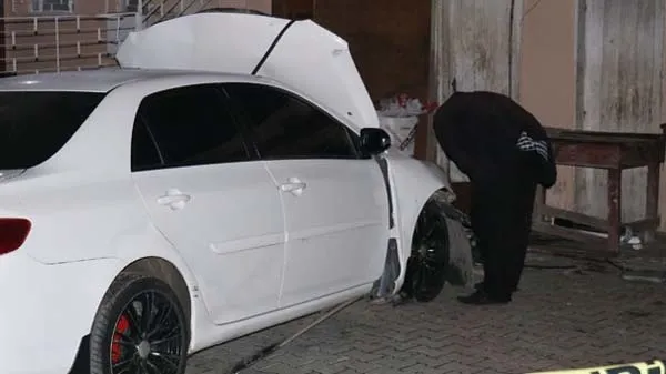 Adana'da otomobili EYP ile patlattılar - 10