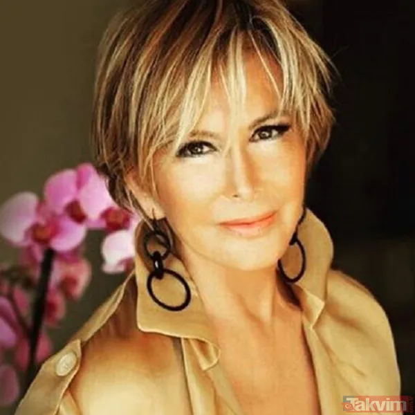 Plajlar güzel görsün! Yeşilçam yıldızı Filiz Akın'ın beslenme tüpü çıkarıldı! İlk iş siyah mayosunu giyip kendini serin sulara attı - 12