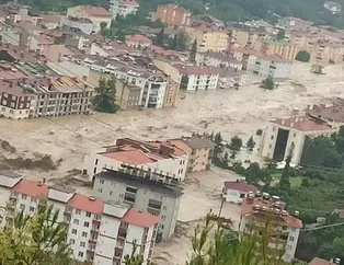 Kastamonu'da sel felaketi: Evler sular altında kaldı yollar kapandı araçlar sürüklendi