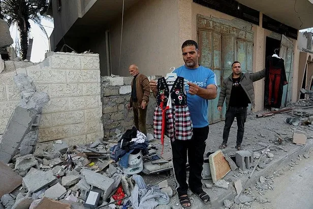 israil-ve-filistin-ateskes-icin-anlasti-ateskes-yerel-saatle-2200da-baslayacak-1684001583680.jpeg İsrail ve Filistin ateşkes için anlaştı! Ateşkes yerel saatle 22.00'da başlayacak-8