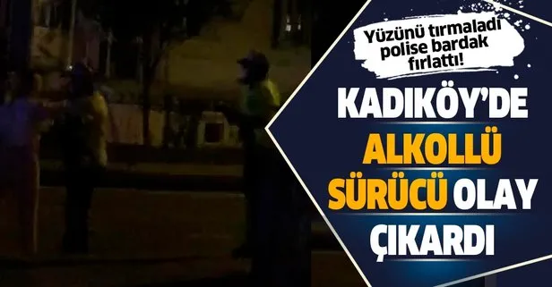 SON DAKİKA: Kadıköy’de alkollü sürücü olay çıkardı: Yüzünü tırmaladığı polise bardak fırlattı